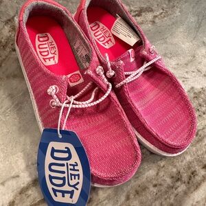 NWT Hey Dude Wendy Youth Sports Mesh Girls Size 1 Bright Pink